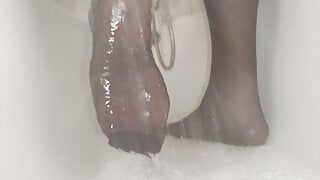 showering feet in nylon pantyhose foot fetish